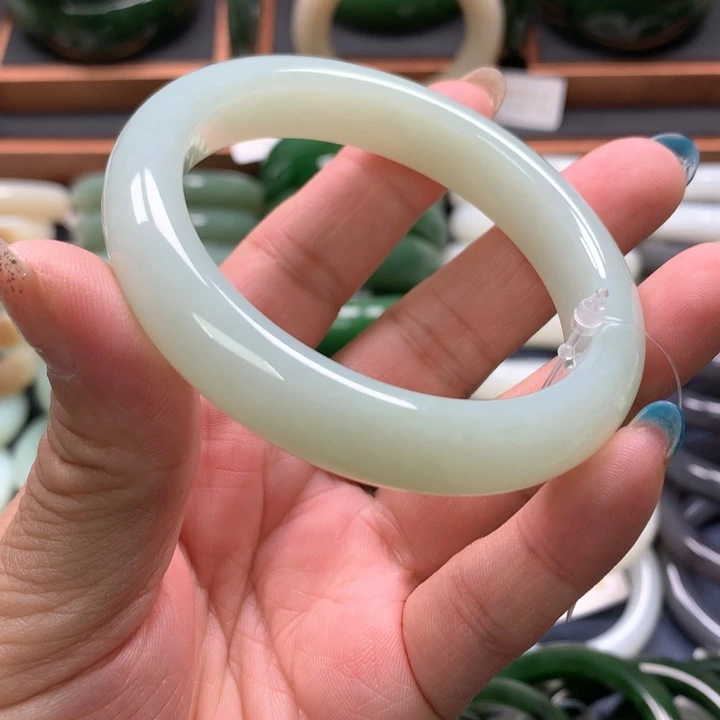 【闪购商品】未镶嵌手镯和田玉40