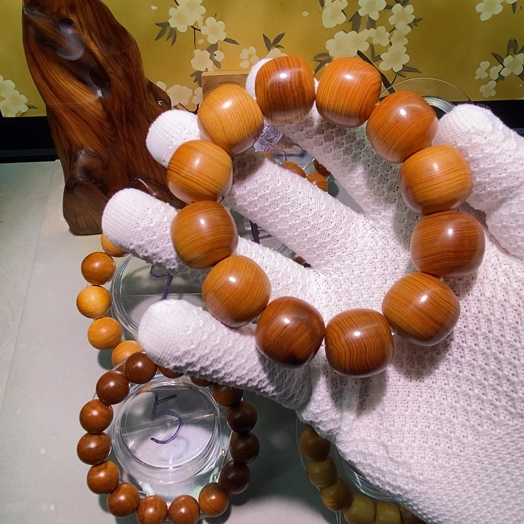 ****昂无事牌非洲檀香崖柏