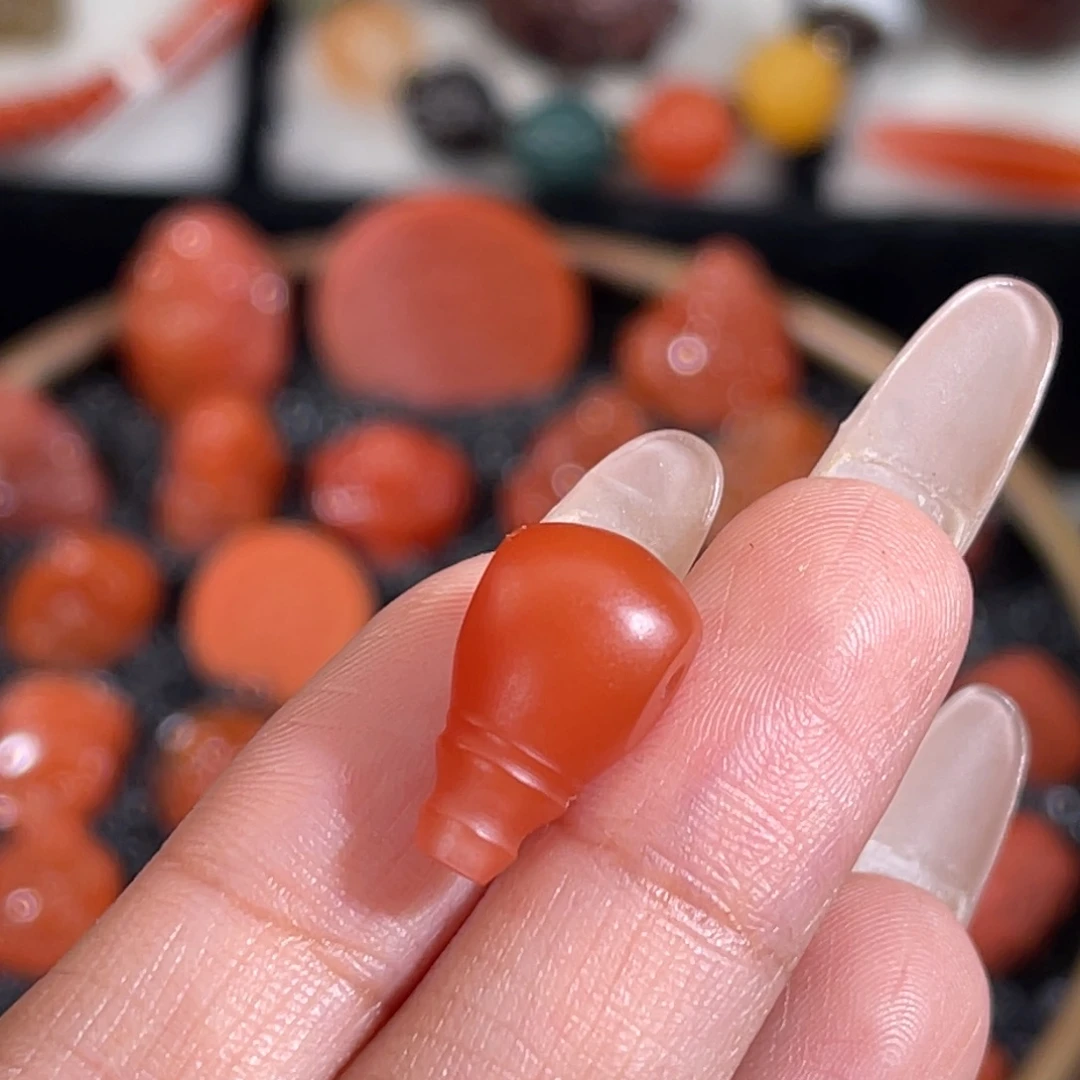 南红玛瑙未镶嵌三通对孔9.4mm