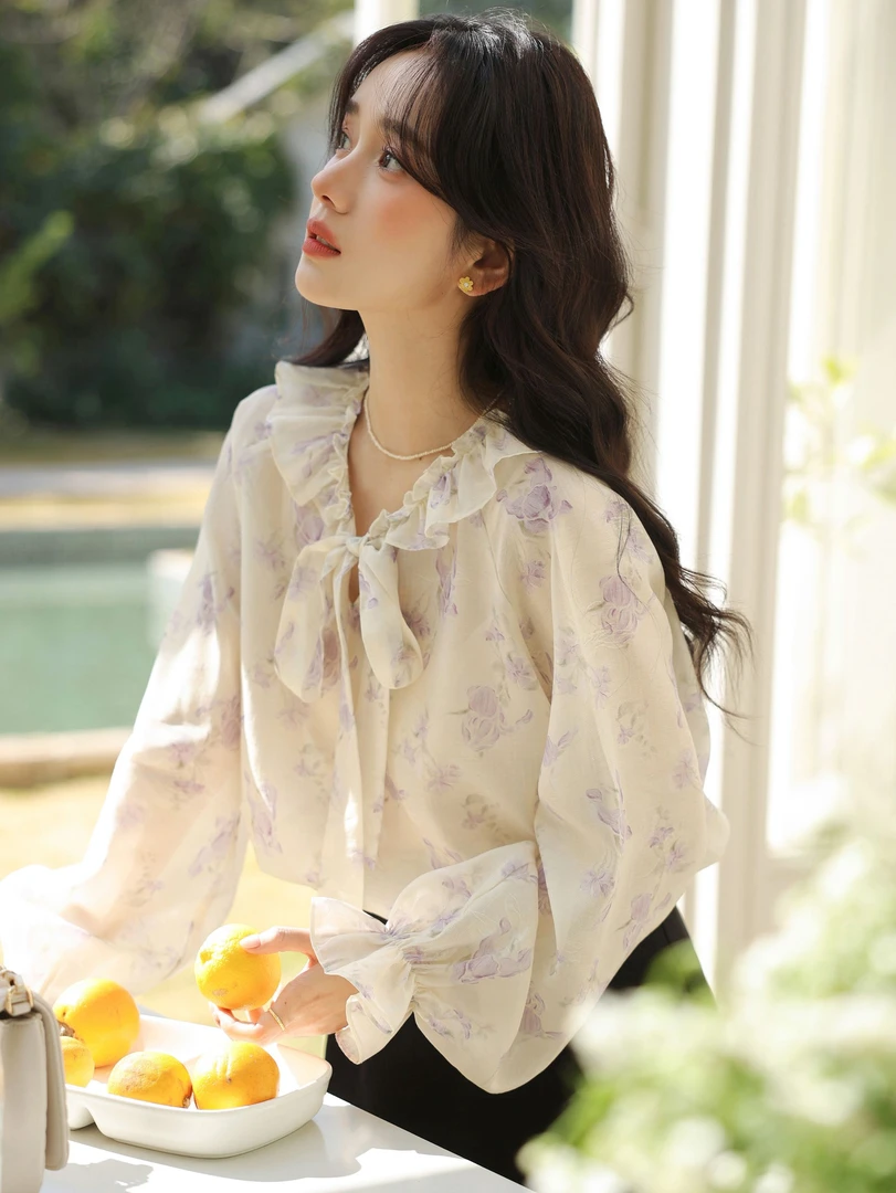 瞌睡兔拼接荷叶花边V领印花衬衫女春甜美减龄气质通勤上衣