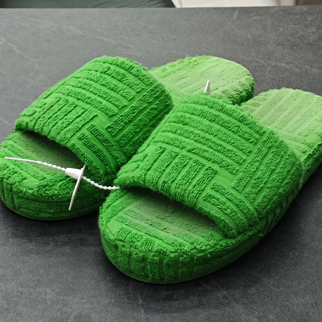 95新 BOTTEGA VENETA/葆蝶家 针织拖鞋绿色43码