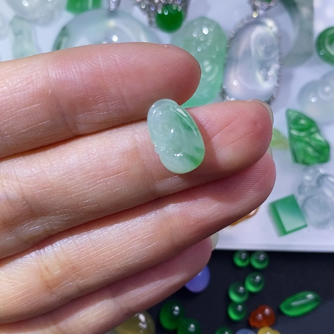 未镶嵌定制翡翠翡翠如意微瑕