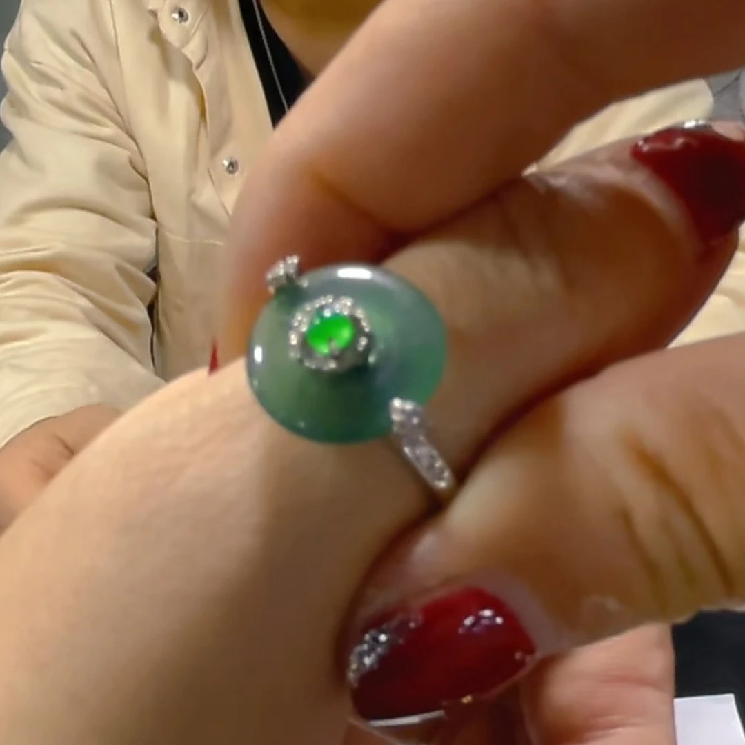 天然A货翡翠假一罚四（多样性发货拍一件发件）