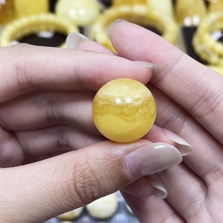 琥珀未镶嵌裸石19.4mm 072