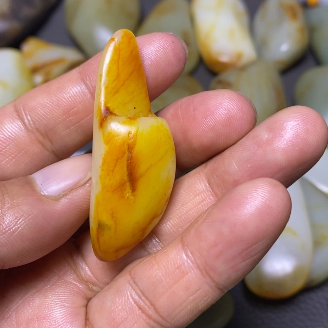 未镶嵌和田玉（糖玉）挂件