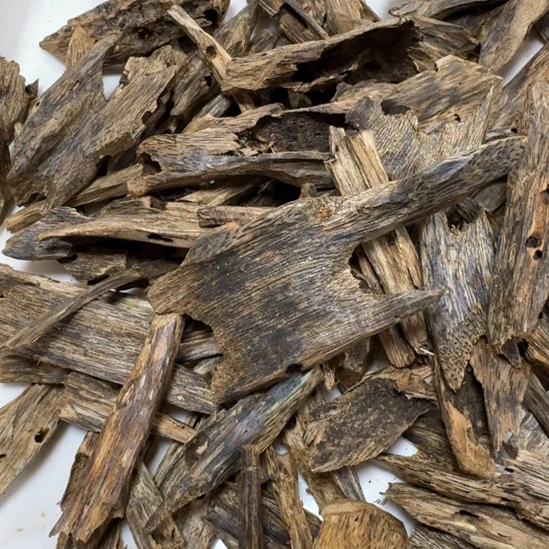 沉香沉香枕韩块料奇楠树心油虫漏130克多样性发货