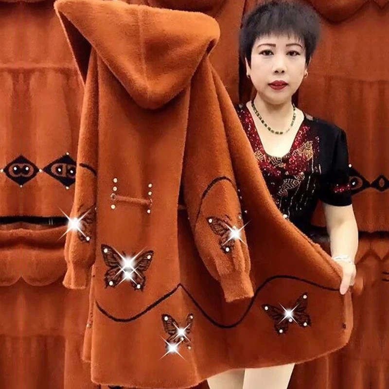 秋冬新款妈妈装中长款仿水貂绒外套加大码连帽钉珠蝴蝶女士大衣