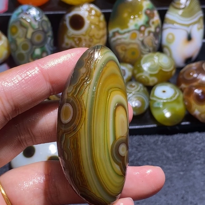 玛瑙/玉髓未镶嵌珠宝半成品31