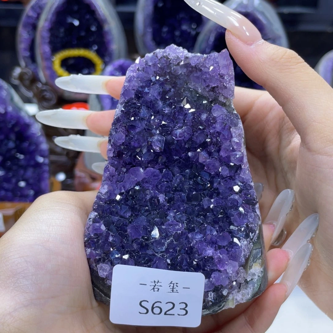 乌拉圭紫水晶摆件S623