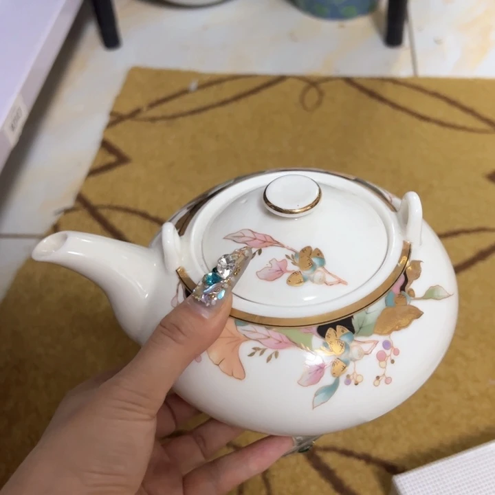 盖碗瓷器直播放漏中