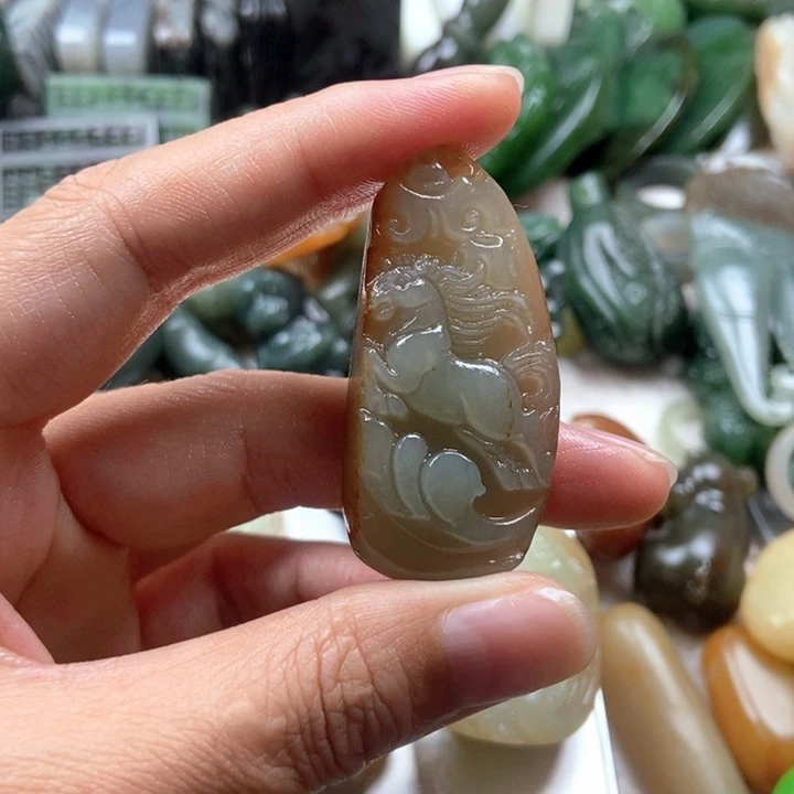 颈饰未镶嵌和田玉