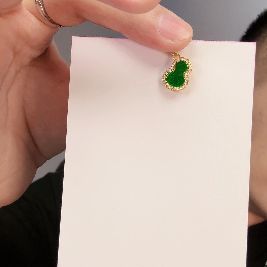 翡翠颈饰未镶嵌一件