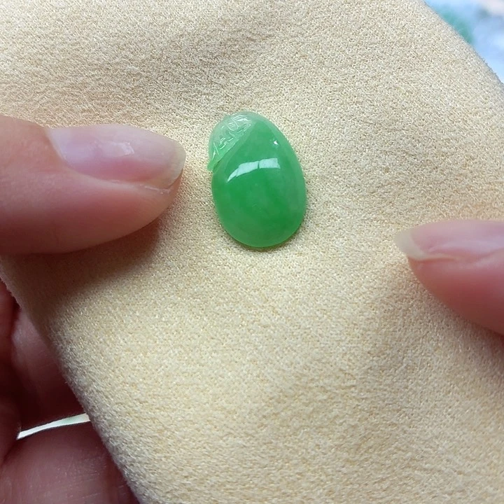 燕***痕未镶嵌手链翡翠天然缅甸翡翠A货