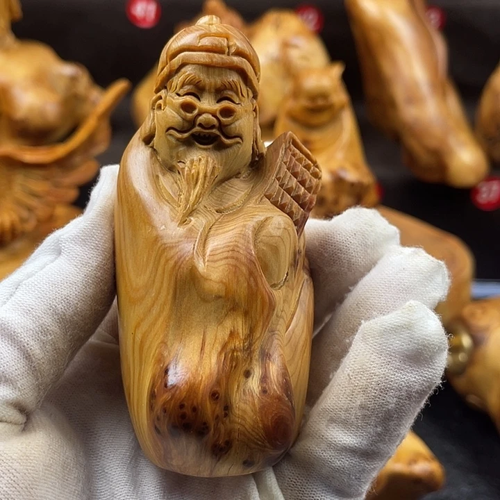 柏木（崖柏）地主手把件