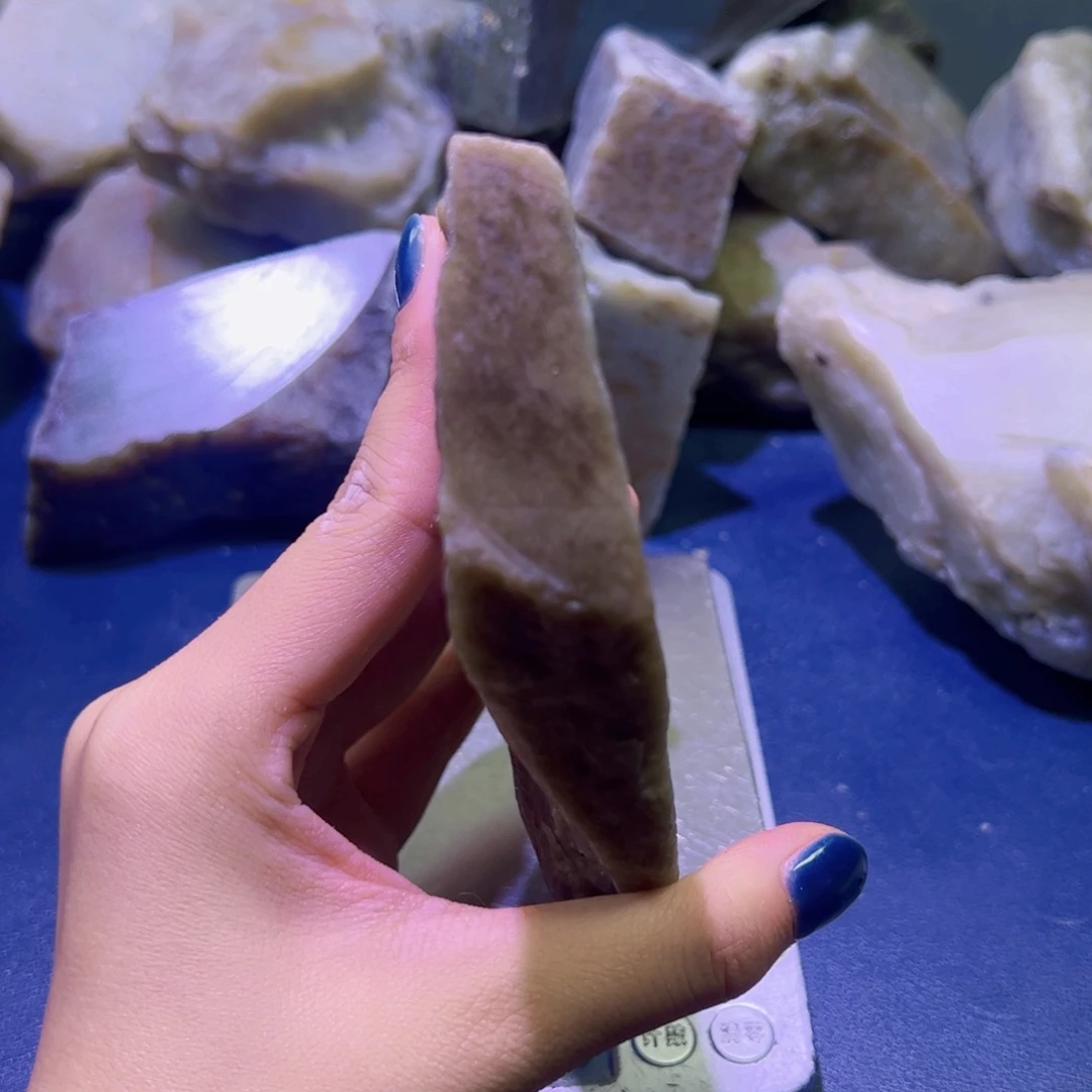 未镶嵌和田玉（糖玉）珠宝半成品