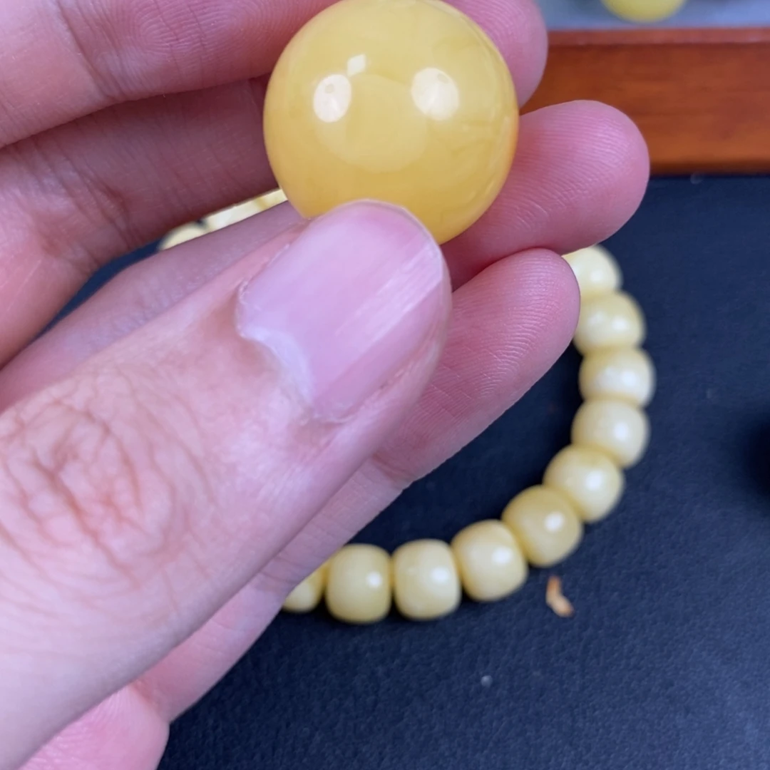 琥珀未镶嵌裸石39