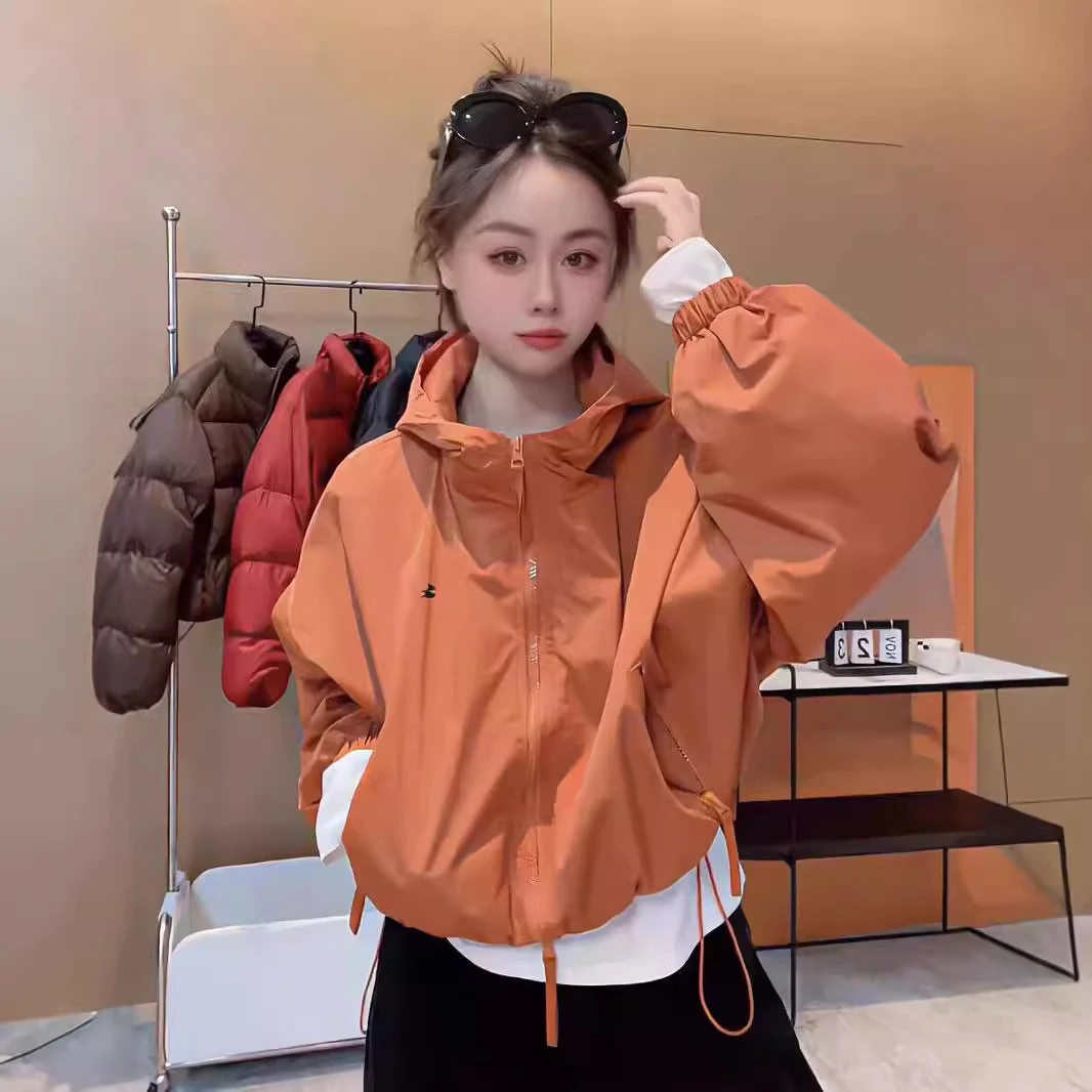 连帽冲锋衣女短款2024春秋新款小个子休闲爆款高级感夹克外套上衣