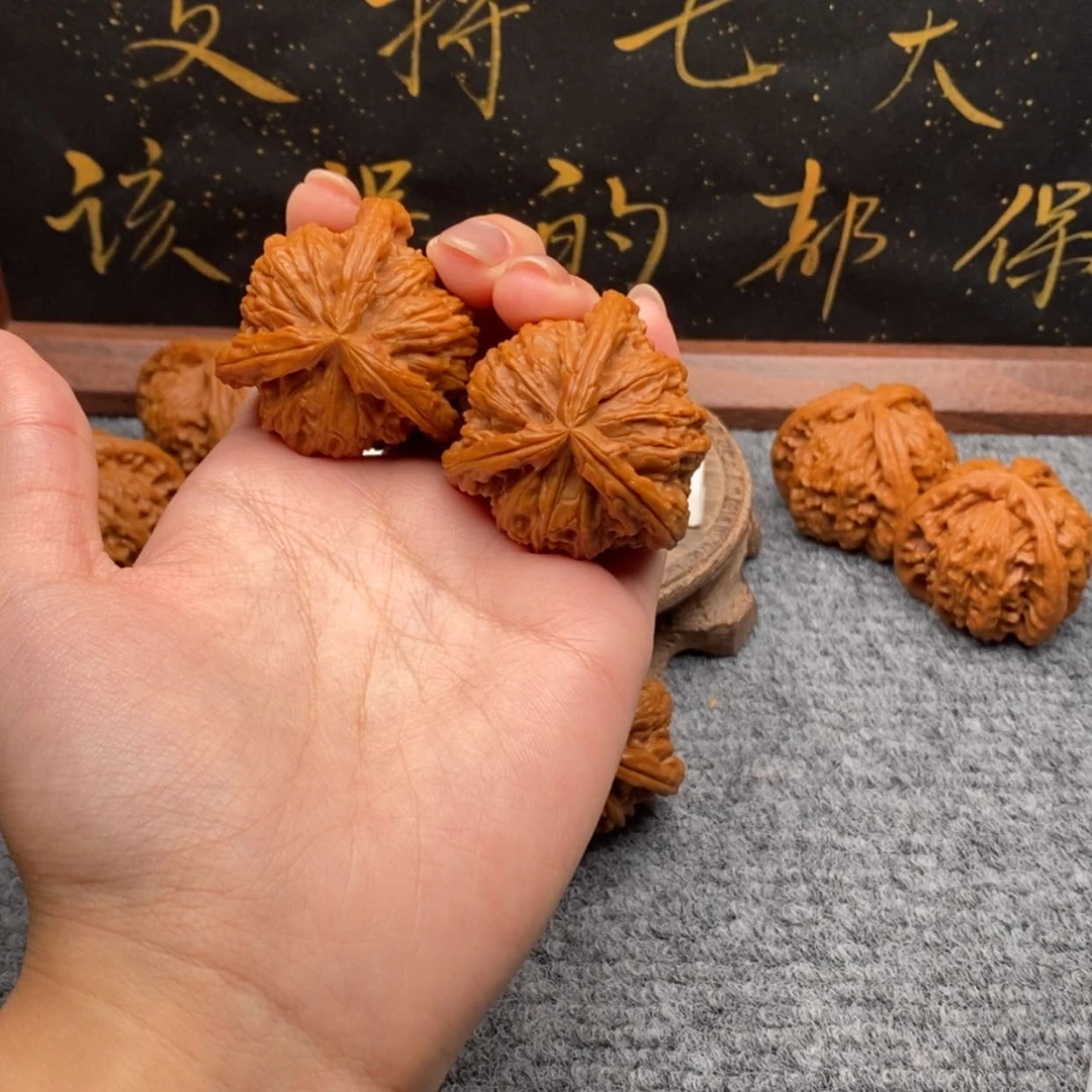 【闪购商品】吊坠文玩核桃青***人