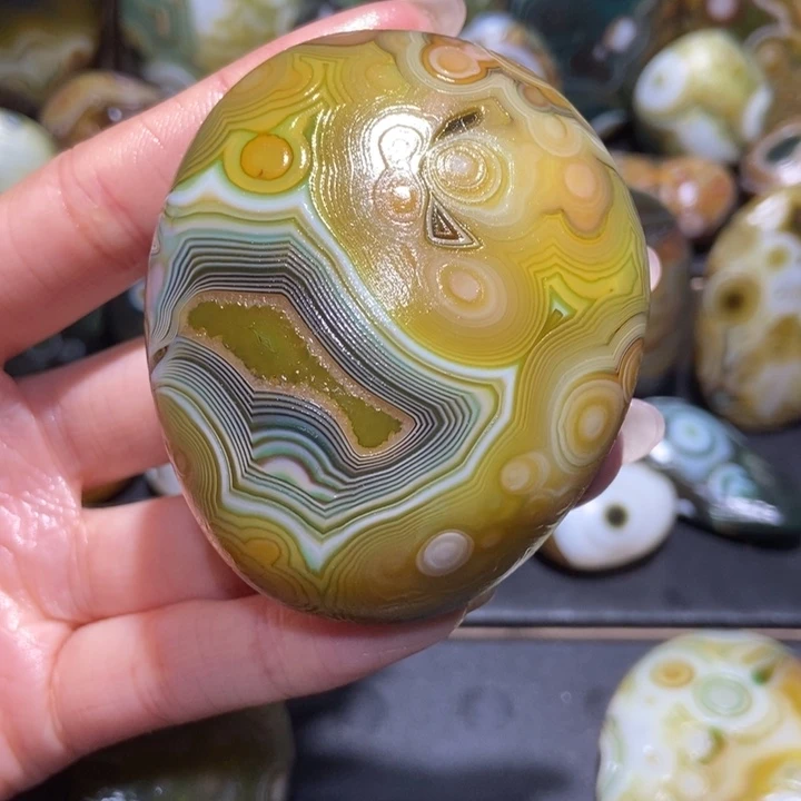 【闪购商品】未镶嵌玛瑙/玉髓珠宝奇石q q