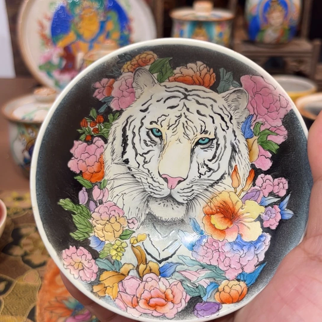 心有猛虎细嗅蔷薇