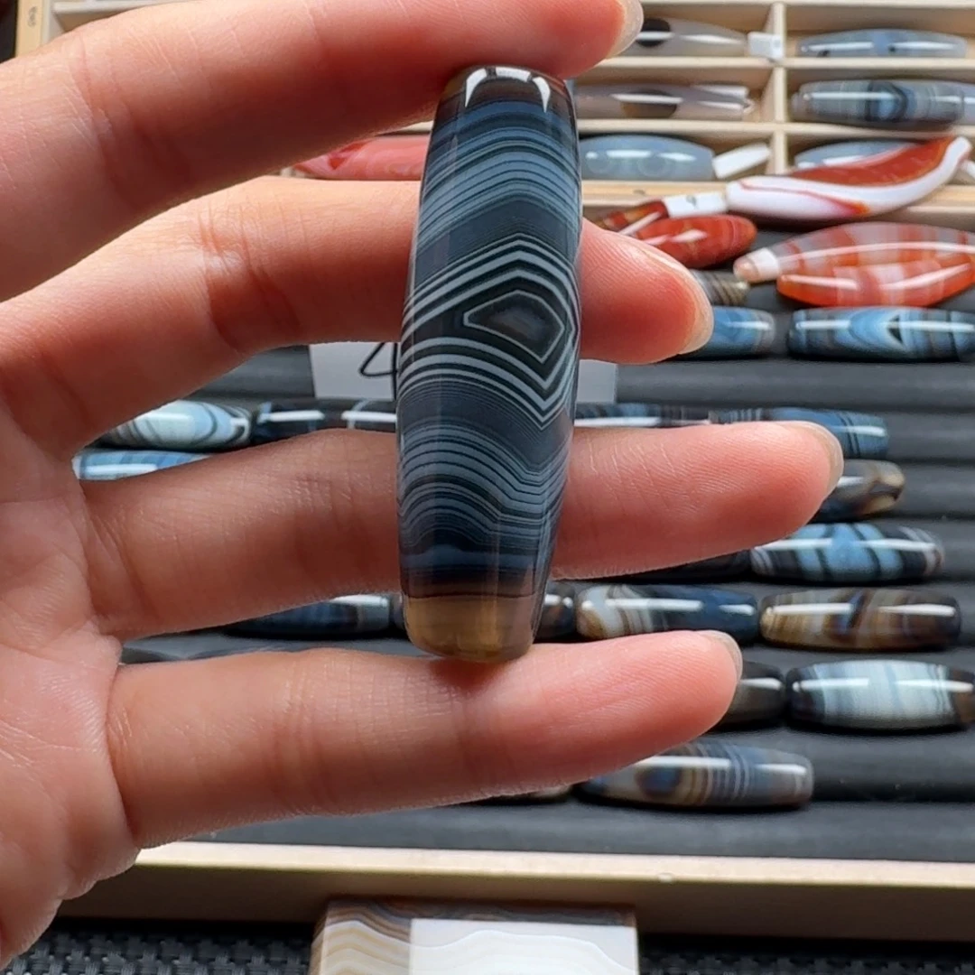 用***7玛瑙/玉髓未镶嵌颈饰