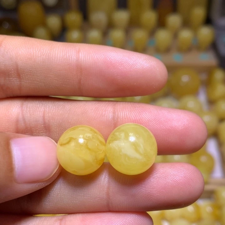 未镶嵌蜜蜡裸石天然俄料蜜蜡微瑕圆珠13.4
