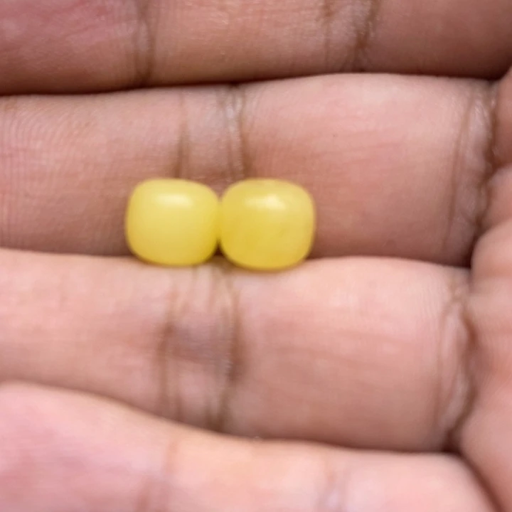 裸石琥珀未镶嵌12号8.2*7.1左右2颗