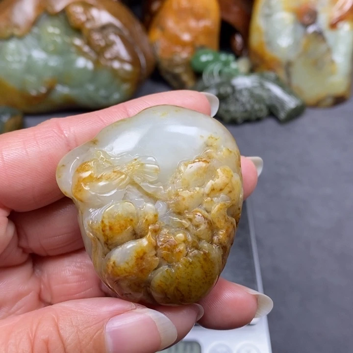 和田玉未镶嵌把件