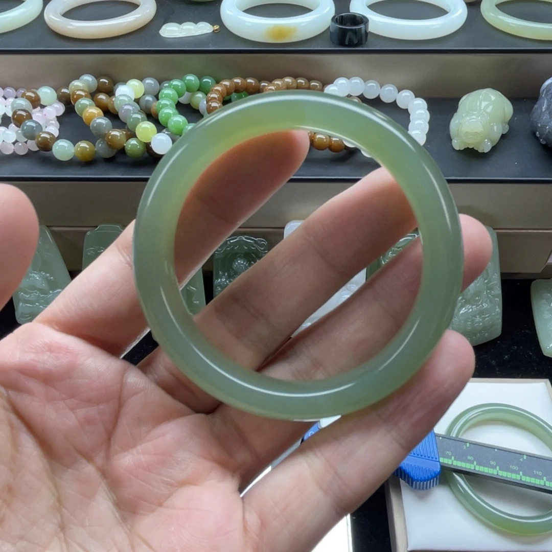 和田玉未镶嵌手镯51.7