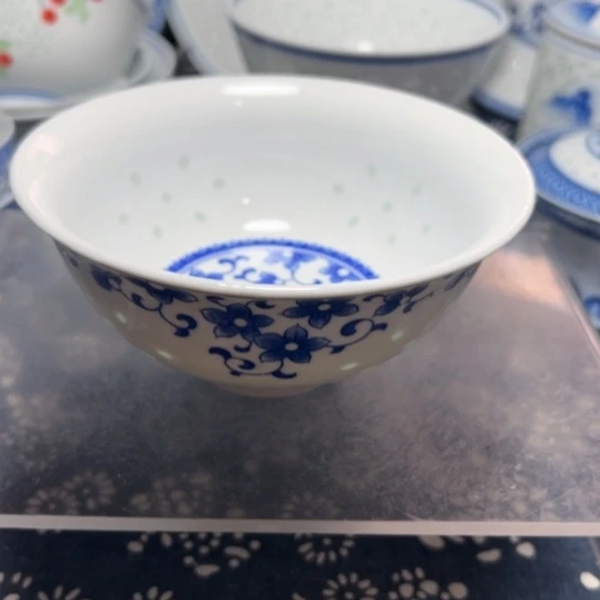 青花玲珑5寸紫荆花饭碗