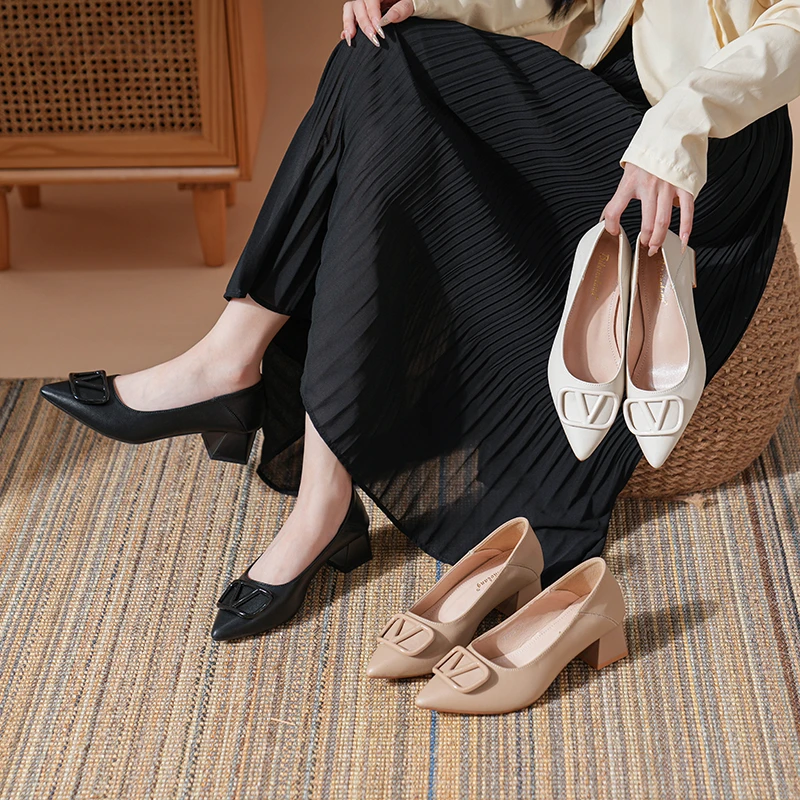 裸色法式新款方跟软皮粗跟新款尖头一脚瞪浅口气质名媛通勤单鞋