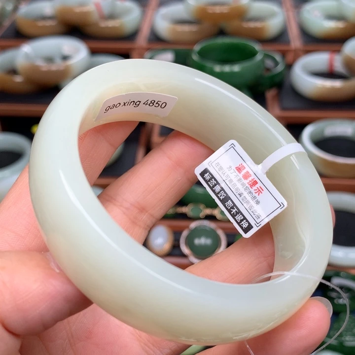 和田玉手镯未镶嵌59