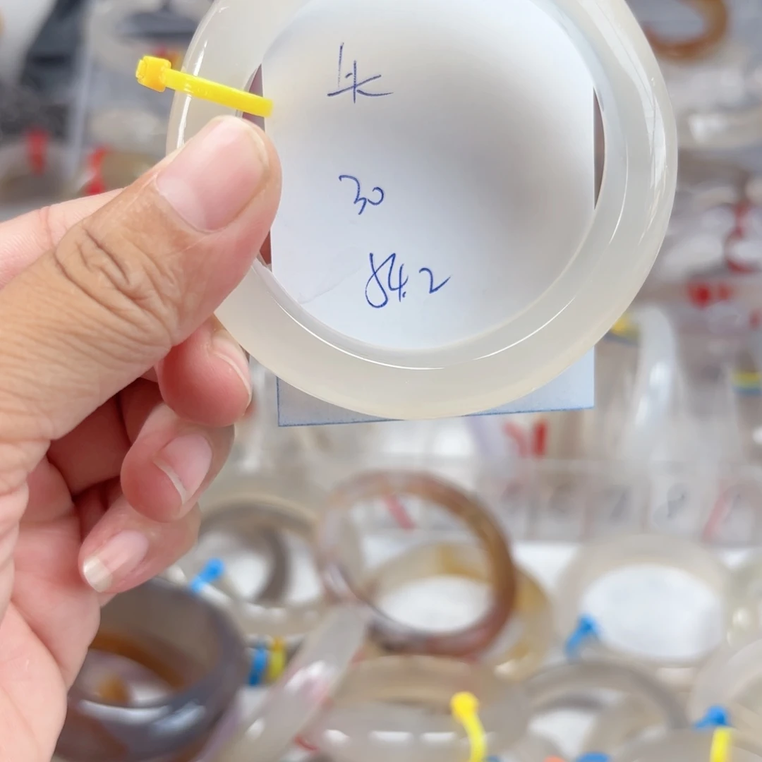 失***挞玛瑙/玉髓手镯未镶嵌