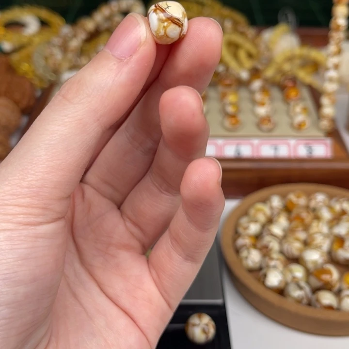 琥珀裸石未镶嵌笨*蚁02号