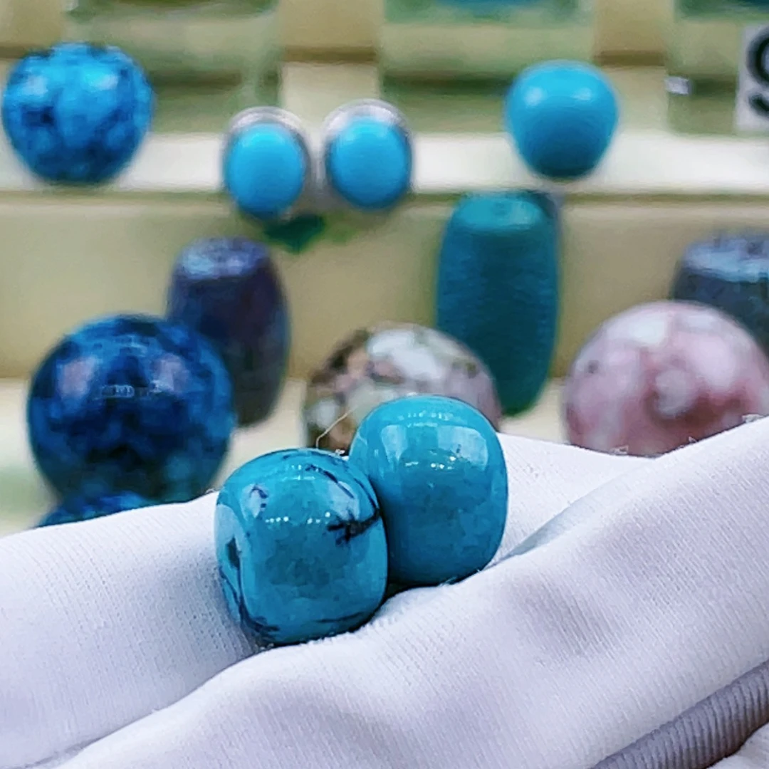 绿松石挂件未镶嵌爱***人