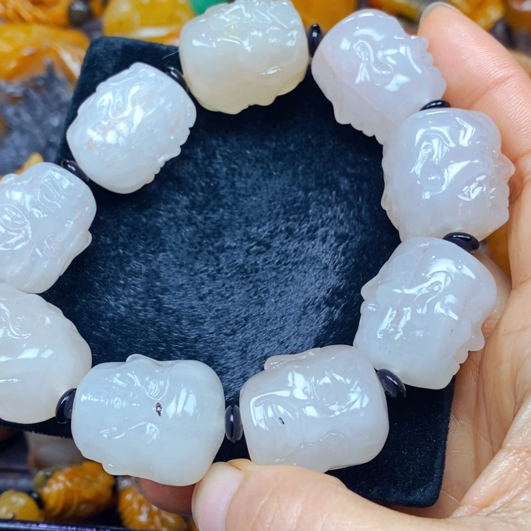 未镶嵌石英质玉（黄龙玉）颈饰