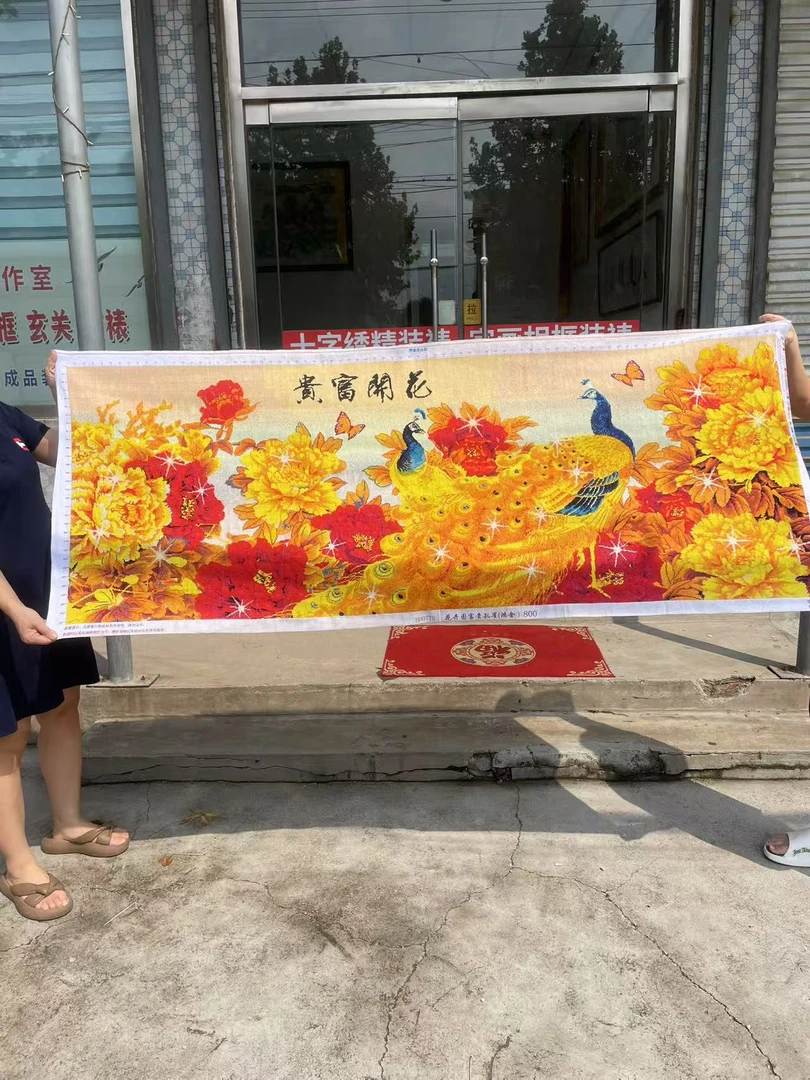 手工绣好的十字绣成品花开富贵