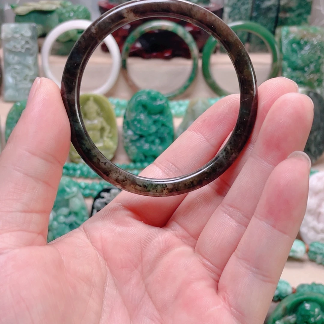 独山玉未镶嵌手镯