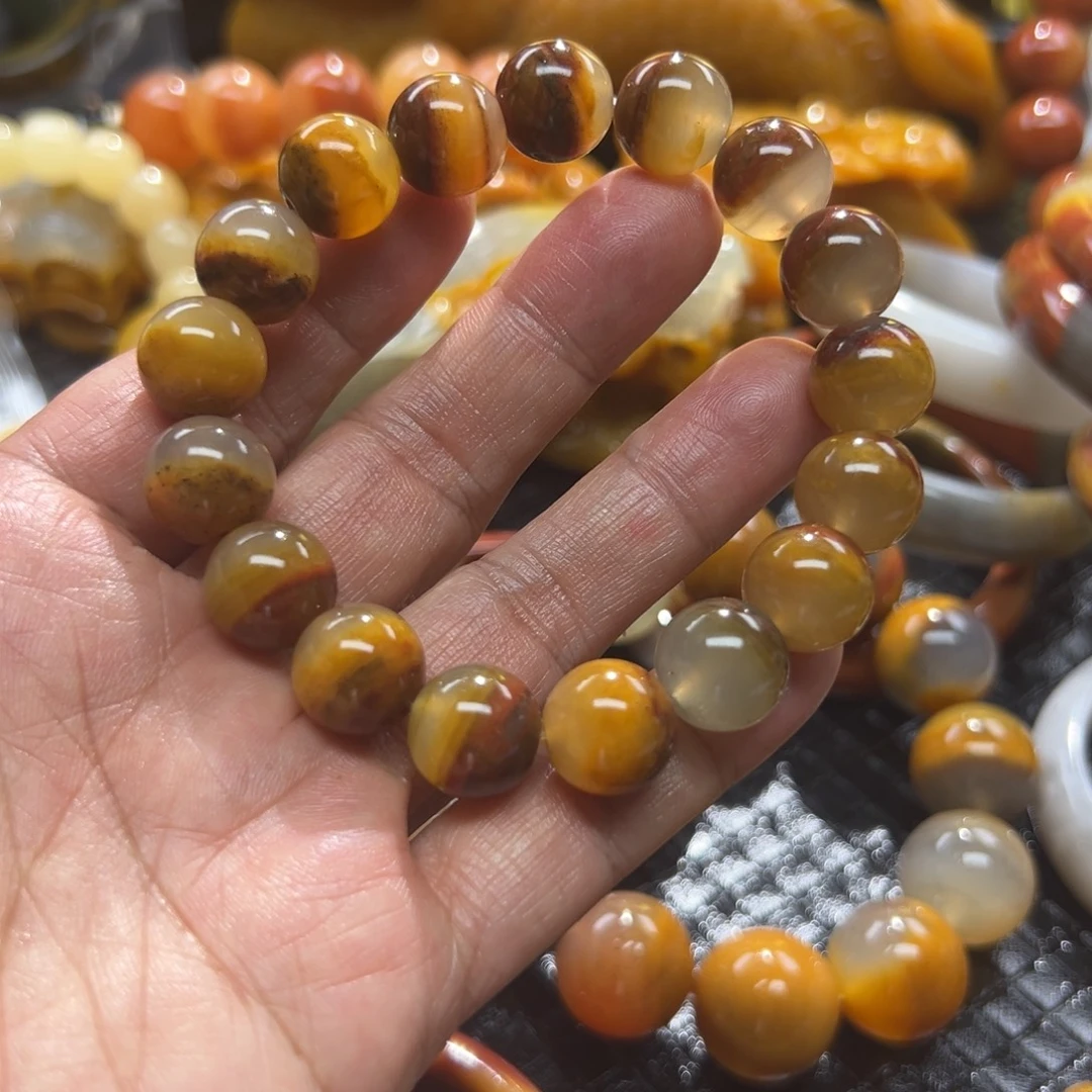 石英质玉未镶嵌颈饰