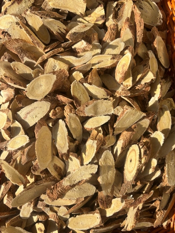 老黄芪 十八年左右 甘肃岷县黄芪 主根切片有空心龙眼 味道淡