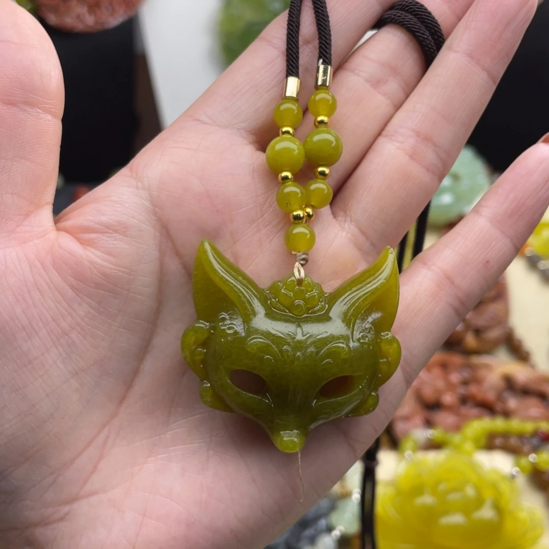 未镶嵌蛇纹石玉颈饰