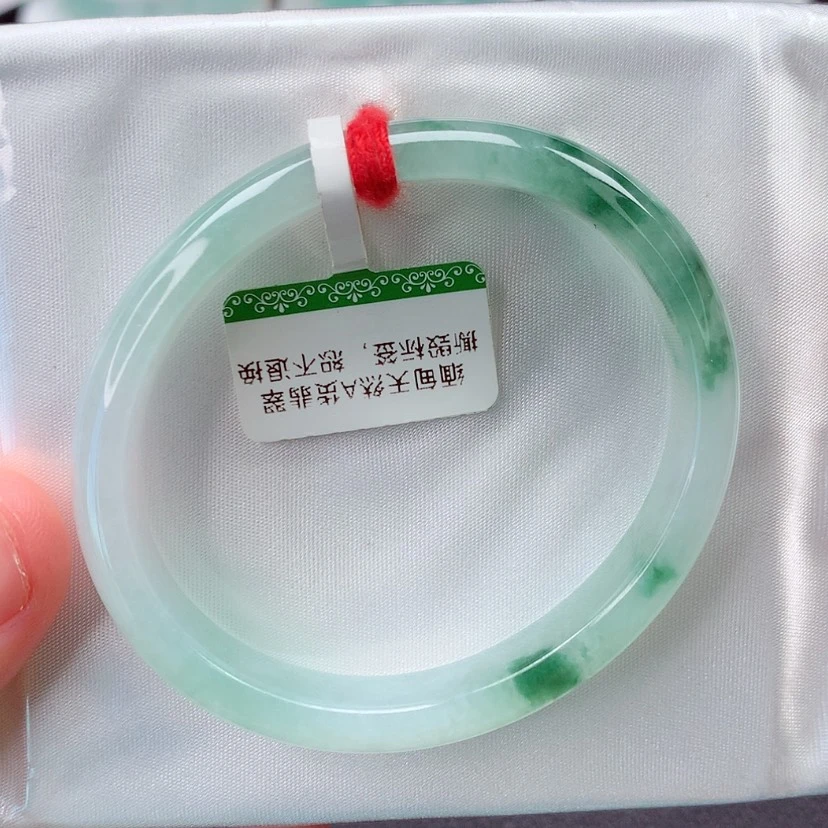 【闪购商品】翡翠手镯(贵妃镯)未镶嵌天然翡翠手镯