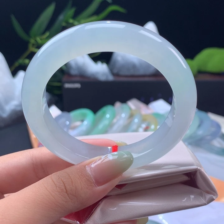 未镶嵌手镯翡翠淡淡底色泥鳅背24