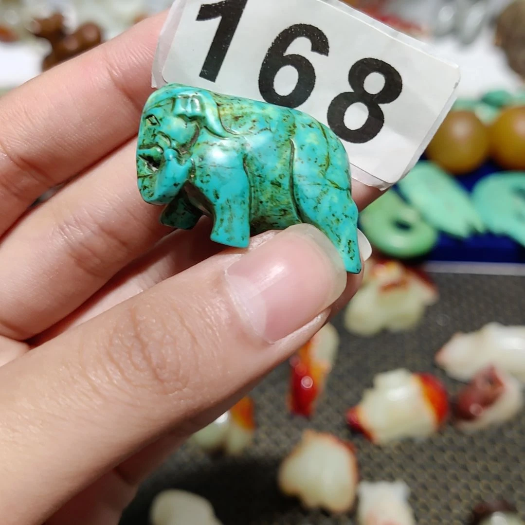 透闪石质玉未镶嵌颈饰