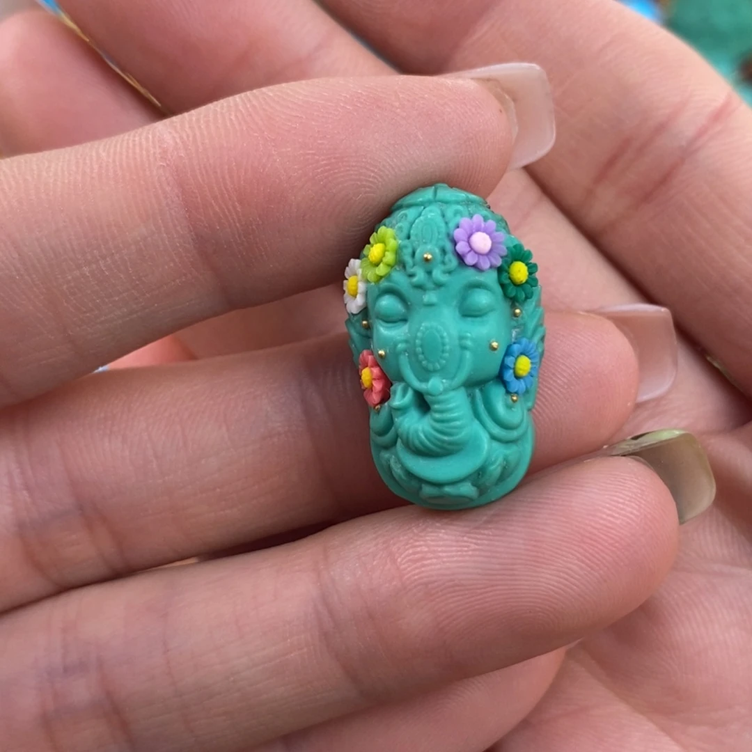 绿松石未镶嵌。繁花公主象