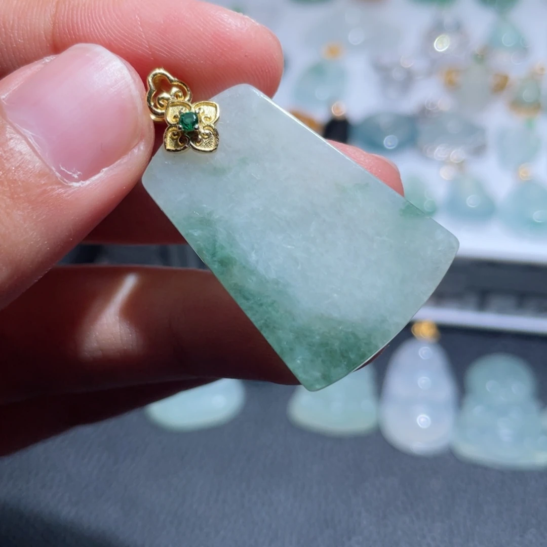 翡翠未镶嵌颈饰翡翠