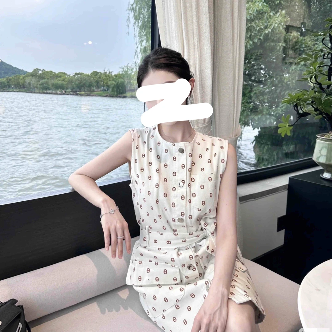 未使用 Hermes/爱马仕 002967 老花圆领系带连衣裙 36码