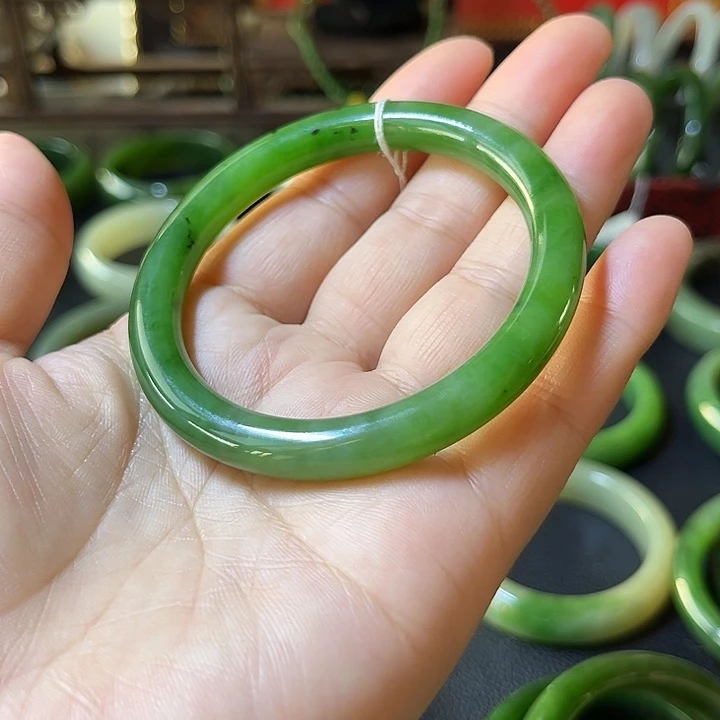 和田玉（碧玉）未镶嵌手镯