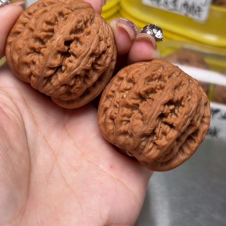 文玩核桃吊坠43-32044-02