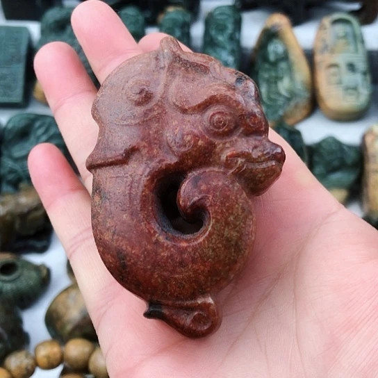 岫岩河磨玉（透闪石质玉）未镶嵌把件